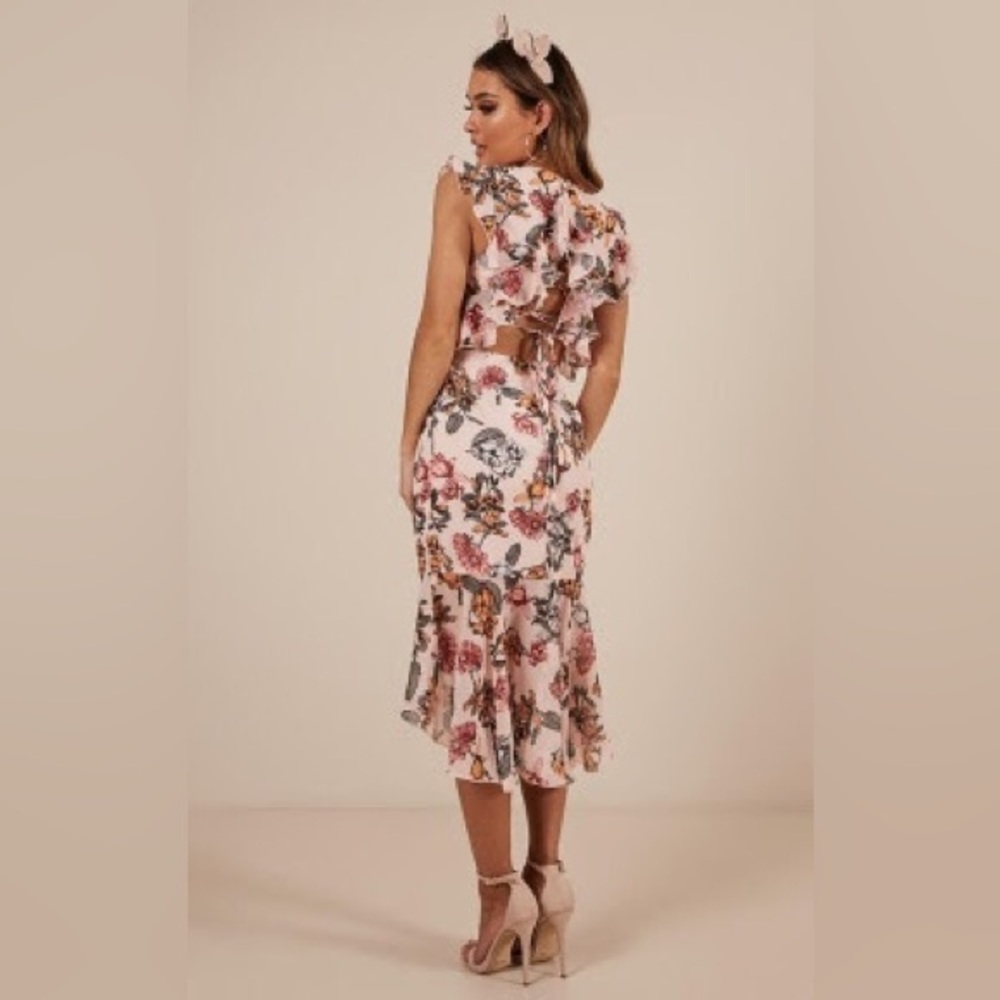 Showpo - Tighten The Strings Dress in Blush Floral
Size: 2 (XS)